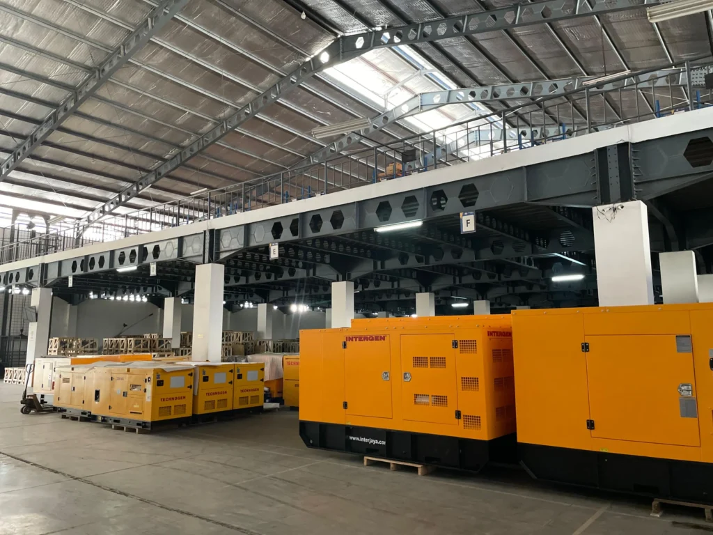 Pengurusan SLO Genset untuk Kebutuhan Operasional Genset sering digunakan sebagai sumber listrik cadangan di gedung perkantoran, rumah sakit, pusat perbelanjaan, dan fasilitas industri. Karena berkaitan dengan instalasi tenaga listrik, aspek keselamatan dan persyaratan operasional perlu diperhatikan sejak awal. Pengurusan SLO Genset membantu pemilik instalasi memahami kebutuhan sertifikasi sesuai karakteristik genset dan ketentuan yang berlaku. Mengapa SLO Genset Perlu Diperhatikan? Genset memiliki komponen teknis yang harus dipasang dan dioperasikan dengan memperhatikan keselamatan. Selain itu, instalasi pendukung seperti sistem proteksi dan sambungan listrik juga perlu diperhatikan sesuai desain serta persyaratan teknis. SLO berkaitan dengan pemenuhan persyaratan laik operasi instalasi tenaga listrik. Oleh sebab itu, pemilik genset perlu memastikan jenis instalasi dan kewajiban sertifikasinya terlebih dahulu. Melalui Pengurusan SLO Genset, perusahaan dapat memperoleh gambaran mengenai dokumen dan tahapan pemeriksaan yang relevan dengan instalasinya. Data yang Perlu Dipersiapkan Sebelum melakukan konsultasi, siapkan informasi dasar mengenai genset dan instalasi pendukungnya. Informasi tersebut dapat meliputi: Lokasi pemasangan genset. Kapasitas dan spesifikasi teknis. Data instalasi listrik yang tersedia. Informasi sistem proteksi. Dokumen pendukung sesuai kebutuhan pemeriksaan. Kebutuhan dokumen dapat berbeda berdasarkan kapasitas, konfigurasi, dan kondisi instalasi. Karena itu, pemeriksaan awal diperlukan untuk menentukan persyaratan yang sesuai. Tahapan Persiapan Sertifikasi Langkah pertama adalah mengidentifikasi kebutuhan sertifikasi berdasarkan kondisi instalasi. Selanjutnya, pemilik genset menyiapkan data teknis dan memastikan instalasi diperiksa oleh tenaga yang kompeten. Jika terdapat ketidaksesuaian teknis, perbaikan mungkin diperlukan sebelum proses sertifikasi dilanjutkan. Dengan demikian, Pengurusan SLO Genset perlu memperhatikan aspek administrasi sekaligus kondisi aktual instalasi. Perlu diingat, pendampingan tidak menjamin penerbitan sertifikat secara otomatis. Hasilnya tetap bergantung pada pemenuhan persyaratan dan hasil pemeriksaan yang berlaku. Konsultasikan SLO Genset Anda PT Bintang Teknik Konsultan membantu pelaku usaha memahami kebutuhan teknis dan administrasi terkait perizinan. Kami mengutamakan penjelasan yang jelas agar perusahaan dapat mengetahui langkah persiapan yang diperlukan. Hubungi PT Bintang Teknik Konsultan untuk mendiskusikan Pengurusan SLO Genset sesuai kapasitas, lokasi, dan kebutuhan operasional instalasi Anda.