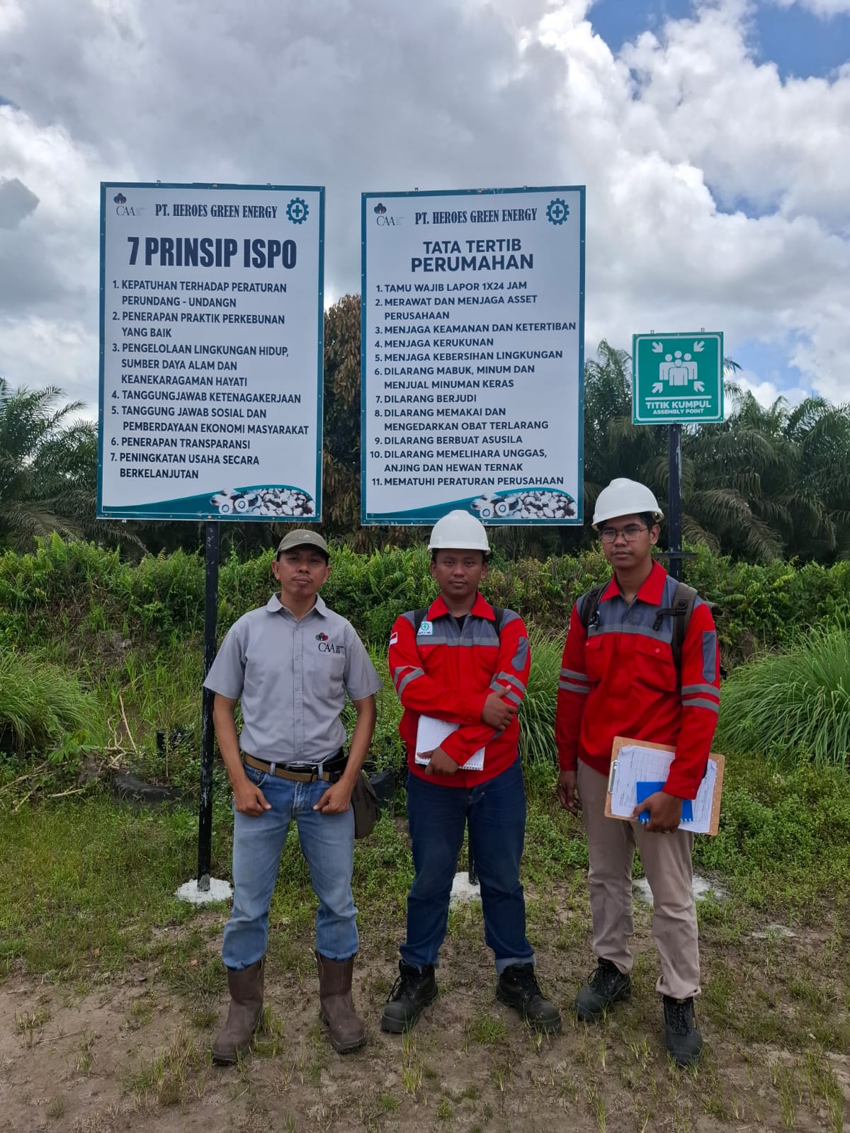 Perizinan Rintek Termurah untuk Pengelolaan Limbah B3 Perusahaan yang menghasilkan limbah Bahan Berbahaya dan Beracun (B3) perlu memperhatikan ketentuan pengelolaannya. Salah satu dokumen teknis yang mungkin diperlukan adalah Rincian Teknis atau Rintek. Melalui Perizinan Rintek Termurah, perusahaan dapat memperoleh pendampingan untuk mengidentifikasi kebutuhan dokumen dan mempersiapkan data teknis. PT Bintang Teknik Konsultan membantu perusahaan memahami kebutuhan dokumen lingkungan sesuai karakteristik kegiatan usahanya. Apa Itu Rintek? Rintek merupakan singkatan dari Rincian Teknis. Dalam pengelolaan limbah B3, dokumen ini dapat berkaitan dengan persyaratan teknis penyimpanan limbah B3 sesuai ketentuan yang berlaku. Dokumen perlu disesuaikan dengan kondisi fasilitas dan karakteristik limbah. Oleh sebab itu, perusahaan perlu memastikan bahwa data yang disiapkan sesuai dengan kondisi aktual. Identifikasi awal juga membantu menentukan persyaratan yang perlu dipenuhi. Mengapa Perizinan Rintek Perlu Dipersiapkan? Persiapan Rintek membutuhkan informasi mengenai limbah dan fasilitas penyimpanannya. Data yang tidak lengkap dapat menyebabkan perlunya perbaikan dokumen. Dengan menggunakan Perizinan Rintek Termurah, perusahaan dapat memperoleh pendampingan untuk: Mengidentifikasi kebutuhan dokumen Rintek. Mengumpulkan data karakteristik limbah. Meninjau informasi fasilitas penyimpanan. Memeriksa kelengkapan dokumen pendukung. Mengidentifikasi aspek yang perlu disesuaikan. Selain itu, pendampingan membantu perusahaan memahami tahapan persiapan sebelum pengajuan. Faktor yang Memengaruhi Biaya Rintek Biaya jasa pengurusan Rintek dapat berbeda untuk setiap perusahaan. Hal ini bergantung pada kondisi fasilitas dan ruang lingkup pekerjaan. Beberapa faktor yang memengaruhi biaya meliputi jenis limbah, ketersediaan data, kondisi tempat penyimpanan, dan kebutuhan pendampingan. Karena itu, perusahaan sebaiknya melakukan konsultasi awal. Pastikan rincian pekerjaan dan biaya dijelaskan sebelum layanan dimulai. Konsultasikan Kebutuhan Rintek Anda PT Bintang Teknik Konsultan membantu perusahaan mengidentifikasi kebutuhan dokumen lingkungan dan persyaratan teknis. Jika Anda mencari Perizinan Rintek Termurah, hubungi PT Bintang Teknik Konsultan. Dapatkan informasi mengenai kebutuhan dokumen dan estimasi biaya sesuai kondisi perusahaan Anda.