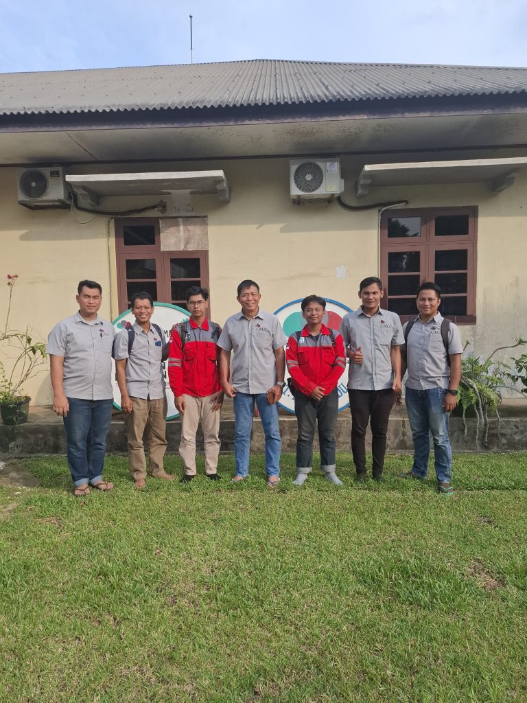 Jasa ANDALALIN Terbaik untuk Kebutuhan Pembangunan dan Usaha Perencanaan pembangunan perlu memperhatikan dampak kegiatan terhadap kondisi lalu lintas. Hal ini penting terutama bagi proyek yang berpotensi menambah pergerakan kendaraan di jalan sekitar. Untuk membantu memenuhi kebutuhan tersebut, jasa ANDALALIN terbaik dapat mendampingi pemilik proyek dalam memahami persyaratan dan mempersiapkan dokumen teknis. PT Bintang Teknik Konsultan menyediakan layanan konsultasi teknis dan perizinan bagi perusahaan, pengembang, serta pelaku usaha. Apa yang Dikerjakan dalam Layanan ANDALALIN? ANDALALIN adalah Analisis Dampak Lalu Lintas. Kajian ini berhubungan dengan penilaian potensi dampak pembangunan atau kegiatan terhadap pergerakan kendaraan dan kondisi lalu lintas di sekitarnya. Pekerjaan dapat mencakup peninjauan lokasi, pengumpulan data lalu lintas, analisis akses kendaraan, serta identifikasi kebutuhan penanganan dampak. Namun, kebutuhan setiap proyek dapat berbeda berdasarkan skala, fungsi, dan ketentuan yang berlaku. Karena itu, pemeriksaan awal penting untuk menentukan ruang lingkup layanan yang sesuai. Ciri Layanan ANDALALIN yang Perlu Dipertimbangkan Memilih penyedia jasa sebaiknya tidak hanya berdasarkan harga atau janji waktu penyelesaian. Ada beberapa aspek yang perlu diperhatikan. 1. Ruang lingkup pekerjaan yang jelas Penyedia jasa perlu menjelaskan pekerjaan, dokumen, dan tahapan yang termasuk dalam layanan. Dengan begitu, pemilik proyek dapat memahami proses yang akan dijalankan. 2. Pemahaman teknis yang baik Kajian lalu lintas membutuhkan data yang sesuai dan analisis yang relevan. Karena itu, pilih penyedia jasa yang mampu menjelaskan kebutuhan proyek secara logis. 3. Biaya yang transparan Mintalah rincian biaya dan kemungkinan pekerjaan tambahan. Langkah ini membantu Anda menghindari kesalahpahaman selama proses berlangsung. 4. Komunikasi yang konsisten Informasi mengenai dokumen yang kurang atau tindak lanjut yang diperlukan perlu disampaikan secara jelas. Komunikasi yang baik membantu pemilik proyek menyiapkan data secara tepat. Dokumen yang Perlu Disiapkan Dokumen awal dapat mencakup identitas pemilik proyek, lokasi kegiatan, fungsi dan luas pembangunan, denah akses kendaraan, serta dokumen perencanaan yang tersedia. Selain itu, informasi kondisi lalu lintas di sekitar lokasi dapat membantu proses identifikasi awal. Data tambahan akan ditentukan berdasarkan kebutuhan analisis dan persyaratan yang berlaku. Dengan menyiapkan informasi tersebut sejak awal, proses konsultasi dapat berjalan lebih terarah. Mengapa Menggunakan Jasa ANDALALIN? Pendampingan dapat membantu pemilik proyek memahami kebutuhan kajian, mempersiapkan dokumen, dan mengidentifikasi potensi kekurangan data. Selain itu, pemilik proyek dapat memperoleh gambaran mengenai tahapan pengurusan yang relevan. Namun, tidak ada penyedia jasa yang dapat menjamin persetujuan tanpa mengikuti proses evaluasi. Hasil pengajuan tetap bergantung pada pemenuhan persyaratan dan keputusan pihak berwenang. Konsultasikan Kebutuhan ANDALALIN Anda PT Bintang Teknik Konsultan siap membantu Anda memahami kebutuhan dokumen dan persiapan kajian lalu lintas sesuai karakteristik proyek. Hubungi PT Bintang Teknik Konsultan untuk berkonsultasi mengenai jasa ANDALALIN terbaik. Dapatkan arahan awal agar persiapan teknis dan perizinan proyek Anda lebih terstruktur.