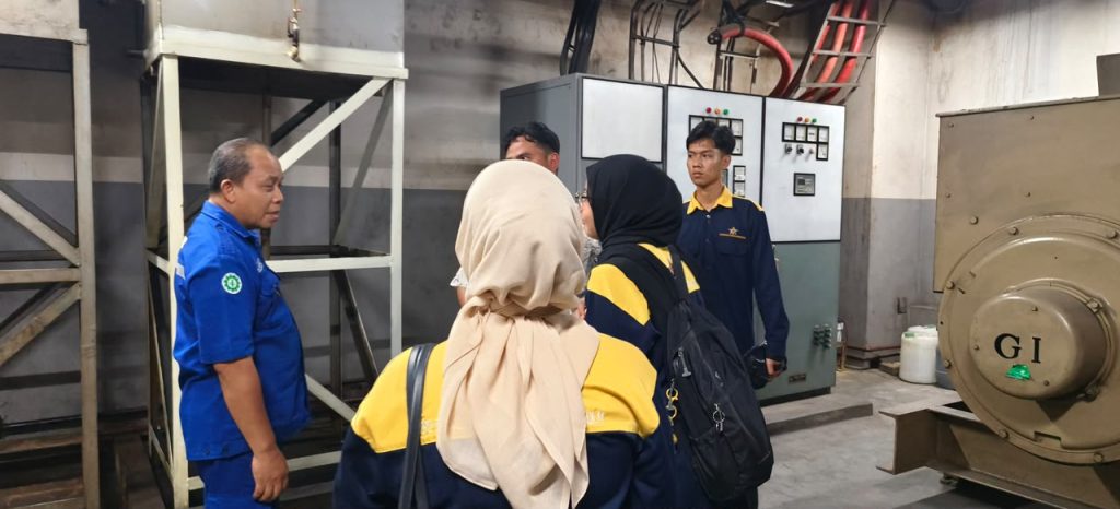 Konsultan PBG Termudah untuk Membantu Pengurusan Persetujuan Bangunan Gedung Mencari konsultan PBG termudah dapat membantu pemilik bangunan dan pengembang memahami proses pengurusan Persetujuan Bangunan Gedung secara lebih terstruktur. PBG merupakan persetujuan yang diperlukan untuk membangun bangunan gedung baru, mengubah, memperluas, mengurangi, atau merawat bangunan sesuai ketentuan yang berlaku. Bagi pemilik proyek, persiapan PBG dapat melibatkan berbagai dokumen administratif dan teknis. Tanpa pemahaman yang memadai, proses tersebut mungkin terasa rumit, terutama ketika terdapat persyaratan yang belum dipenuhi. Pendampingan konsultan dapat membantu memperjelas tahapan yang perlu dipersiapkan. Apa Itu PBG? Persetujuan Bangunan Gedung atau PBG merupakan persetujuan terkait rencana pembangunan dan perubahan bangunan gedung sesuai standar teknis yang dipersyaratkan. Pemenuhan persyaratan dapat mencakup aspek arsitektur, struktur, dan sistem bangunan lainnya berdasarkan fungsi serta karakteristik bangunan. Dokumen dan persyaratan yang diperlukan dapat berbeda sesuai jenis proyek, lokasi, fungsi bangunan, dan kompleksitas teknis. Karena itu, pemeriksaan awal sangat membantu untuk menentukan kebutuhan pengurusan secara tepat. Mengapa Menggunakan Konsultan PBG Termudah? Menggunakan konsultan PBG termudah dapat membantu pemilik bangunan memahami proses pengurusan dengan lebih praktis. Konsultan dapat memberikan penjelasan mengenai dokumen yang dibutuhkan, membantu mengidentifikasi persyaratan teknis, dan menyusun tahapan persiapan berdasarkan kondisi proyek. Pendampingan ini sangat berguna bagi pemilik bangunan yang belum terbiasa dengan proses administrasi dan teknis bangunan gedung. Dengan arahan yang jelas, kebutuhan pekerjaan dapat diidentifikasi lebih awal sehingga persiapan menjadi lebih terstruktur. Namun, istilah mudah tidak berarti seluruh persyaratan dapat diabaikan. Proses pengurusan tetap harus mengikuti ketentuan yang berlaku dan memerlukan dokumen sesuai kebutuhan bangunan. Layanan Konsultan PBG Profesional PT Bintang Teknik Konsultan menyediakan layanan konsultasi dan pendampingan terkait PBG sesuai kebutuhan bangunan dan ruang lingkup layanan yang tersedia. Layanan dapat mencakup pemeriksaan awal dokumen, identifikasi persyaratan teknis, serta pendampingan persiapan administrasi. Pada tahap awal, informasi mengenai lokasi, fungsi, luas, dan kondisi bangunan dapat membantu menentukan kebutuhan pekerjaan. Berdasarkan informasi tersebut, pemilik bangunan dapat memperoleh gambaran tahapan pengurusan dan estimasi biaya yang sesuai. Bagi Anda yang mencari konsultan PBG termudah, pilih penyedia jasa yang mampu menjelaskan prosedur dengan bahasa yang mudah dipahami, memberikan rincian biaya, dan menjelaskan tanggung jawab masing-masing pihak. Cara Membuat Pengurusan PBG Lebih Terarah Pemilik bangunan sebaiknya menyiapkan dokumen yang tersedia, memastikan data bangunan konsisten, dan segera menindaklanjuti kebutuhan teknis yang ditemukan. Komunikasi yang baik dengan konsultan juga membantu mengurangi kesalahpahaman selama persiapan dokumen. Perlu diingat bahwa penerbitan PBG tetap bergantung pada pemenuhan persyaratan dan evaluasi pihak berwenang. Konsultasikan Kebutuhan PBG Anda Permudah persiapan pengurusan PBG dengan pendampingan yang sesuai kebutuhan. Hubungi PT Bintang Teknik Konsultan untuk mendapatkan konsultasi dan informasi layanan PBG berdasarkan kondisi bangunan Anda.