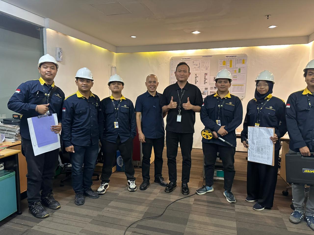 Jasa PEIL Profesional untuk Mendukung Kebutuhan Teknis Bangunan Pemenuhan persyaratan teknis bangunan memerlukan persiapan yang cermat, termasuk dalam memahami dokumen yang berkaitan dengan elevasi lahan. Pada wilayah atau jenis proyek tertentu, PEIL dapat menjadi salah satu dokumen yang perlu diperhatikan sesuai ketentuan pemerintah daerah. Untuk membantu proses persiapan, Jasa PEIL Profesional dapat menjadi pilihan bagi pemilik bangunan yang membutuhkan pendampingan. Pendampingan yang tepat membantu pemilik proyek memahami kebutuhan dokumen, menyiapkan informasi yang relevan, dan merencanakan tahapan pengurusan secara lebih sistematis. Mengapa Memilih Jasa PEIL Profesional? Pengurusan dokumen teknis bukan sekadar mengumpulkan berkas. Pemilik proyek juga perlu memastikan bahwa informasi yang disampaikan sesuai dengan lokasi, kondisi lahan, dan persyaratan yang berlaku. Penyedia jasa yang profesional sebaiknya mampu menjelaskan ruang lingkup pekerjaan, kebutuhan dokumen, dan proses yang perlu dijalani secara transparan. Dengan demikian, pemilik proyek dapat memahami tanggung jawab masing-masing pihak sejak awal. Layanan pendampingan dapat membantu dalam: Mengidentifikasi kebutuhan PEIL berdasarkan lokasi bangunan. Memeriksa kelengkapan dokumen awal. Menentukan data teknis yang perlu dipersiapkan. Memahami prosedur dan tahapan pengurusan. Mengidentifikasi tindak lanjut jika ditemukan kekurangan. Ruang lingkup tersebut perlu dikonfirmasi sebelum pekerjaan dimulai agar sesuai dengan kebutuhan proyek. Kriteria Jasa PEIL yang Perlu Dipertimbangkan Sebelum memilih penyedia layanan, ada beberapa hal yang sebaiknya diperhatikan. Pertama, kejelasan layanan. Pastikan pekerjaan yang ditawarkan dijelaskan secara terperinci, termasuk dokumen yang akan dibantu dan tahapan yang menjadi tanggung jawab penyedia jasa. Kedua, transparansi biaya. Mintalah rincian penawaran agar Anda memahami layanan yang termasuk di dalamnya serta kemungkinan biaya tambahan jika diperlukan. Ketiga, pemahaman terhadap persyaratan daerah. Prosedur dan kebutuhan dokumen dapat berbeda menurut lokasi. Penyedia jasa perlu membantu mengidentifikasi persyaratan yang relevan, bukan menggunakan satu pendekatan untuk semua proyek. Keempat, komunikasi yang jelas. Informasi mengenai kekurangan dokumen, kebutuhan data tambahan, dan kemungkinan kendala sebaiknya disampaikan secara terbuka. Dengan memperhatikan hal tersebut, Jasa PEIL Profesional dapat membantu pemilik proyek menjalani persiapan dokumen secara lebih terarah. Pentingnya Persiapan Dokumen yang Akurat Data yang tidak konsisten dapat menyebabkan proses administrasi membutuhkan klarifikasi atau perbaikan. Oleh karena itu, pemilik proyek perlu memastikan informasi lokasi, fungsi bangunan, dan dokumen perencanaan sesuai dengan kondisi aktual. Jika persyaratan teknis memerlukan data elevasi atau informasi tambahan, kebutuhan tersebut sebaiknya dikonfirmasi sebelum pengajuan. Persiapan yang baik membantu mengurangi kesalahan, tetapi tidak menjamin persetujuan otomatis karena keputusan tetap mengikuti ketentuan dan evaluasi pihak berwenang. Pendampingan PEIL Bersama PT Bintang Teknik Konsultan PT Bintang Teknik Konsultan membantu perusahaan dan pemilik proyek memahami kebutuhan konsultasi teknis serta persiapan dokumen sesuai ruang lingkup layanan yang tersedia. Dengan Jasa PEIL Profesional, Anda dapat mendiskusikan kebutuhan pengurusan berdasarkan lokasi, karakteristik bangunan, dan dokumen yang telah dimiliki. Hubungi PT Bintang Teknik Konsultan untuk mendapatkan informasi lebih lanjut dan membahas kebutuhan PEIL yang sesuai dengan proyek Anda.