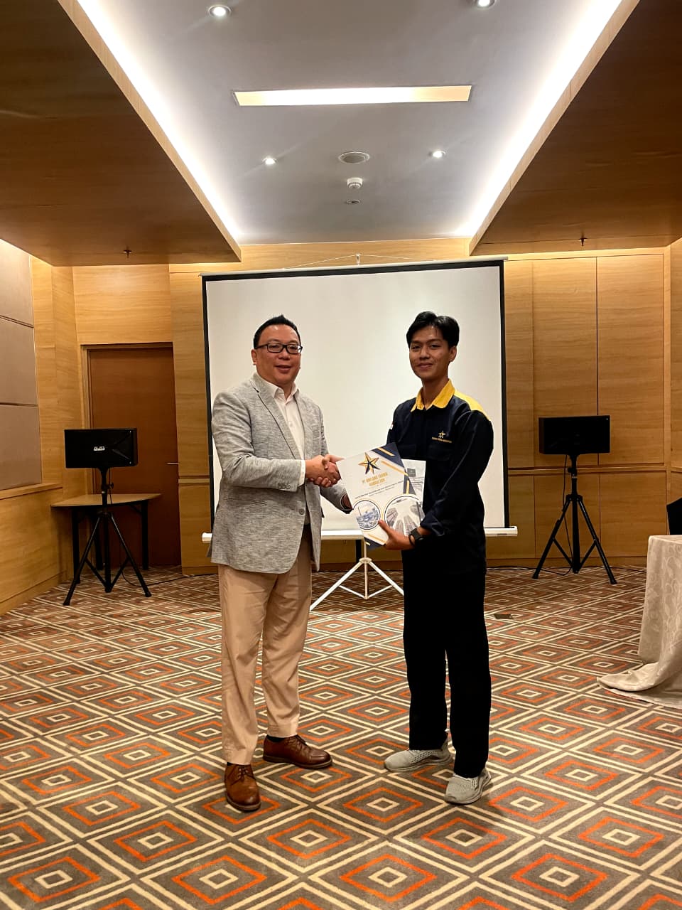 Konsultan PBG Bekasi untuk Pengurusan Persetujuan Bangunan Gedung Pembangunan gedung memerlukan perencanaan yang matang. Selain desain dan konstruksi, pemilik bangunan juga perlu memperhatikan persyaratan perizinan. Salah satu dokumen penting dalam pembangunan gedung adalah Persetujuan Bangunan Gedung (PBG). Jika Anda sedang merencanakan pembangunan di wilayah Bekasi, Konsultan PBG Bekasi dapat membantu mempersiapkan dokumen dan memahami tahapan pengurusannya. PT Bintang Teknik Konsultan menyediakan layanan konsultasi perizinan untuk membantu pemilik bangunan dan pelaku usaha mempersiapkan kebutuhan PBG sesuai ketentuan yang berlaku.